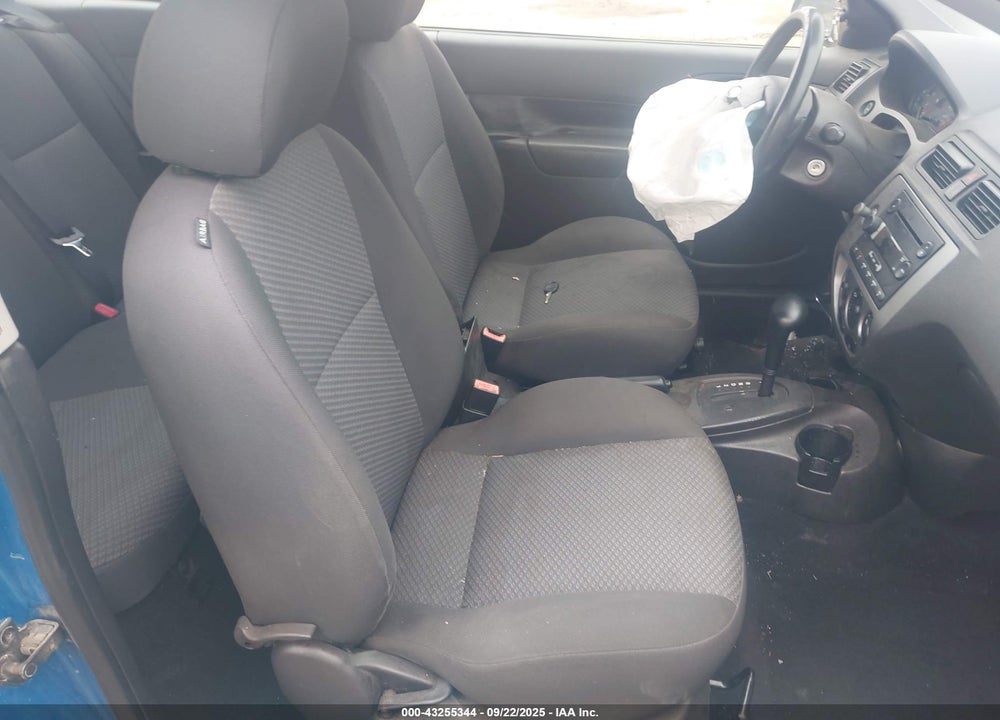 2007 FORD FOCUS VIN: 1FAHP31N27W192237