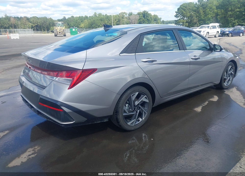 2025 HYUNDAI ELANTRA VIN: KMHLS4DG3SU935865