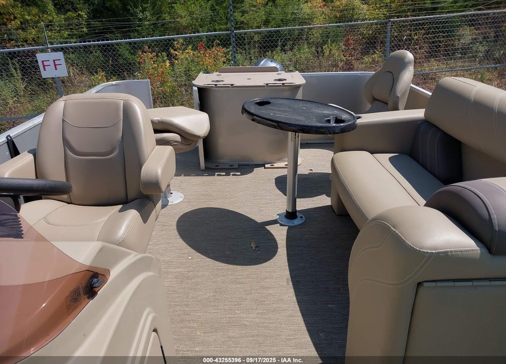 2022 SYLVAN MIRAGE VIN: SYL818101122