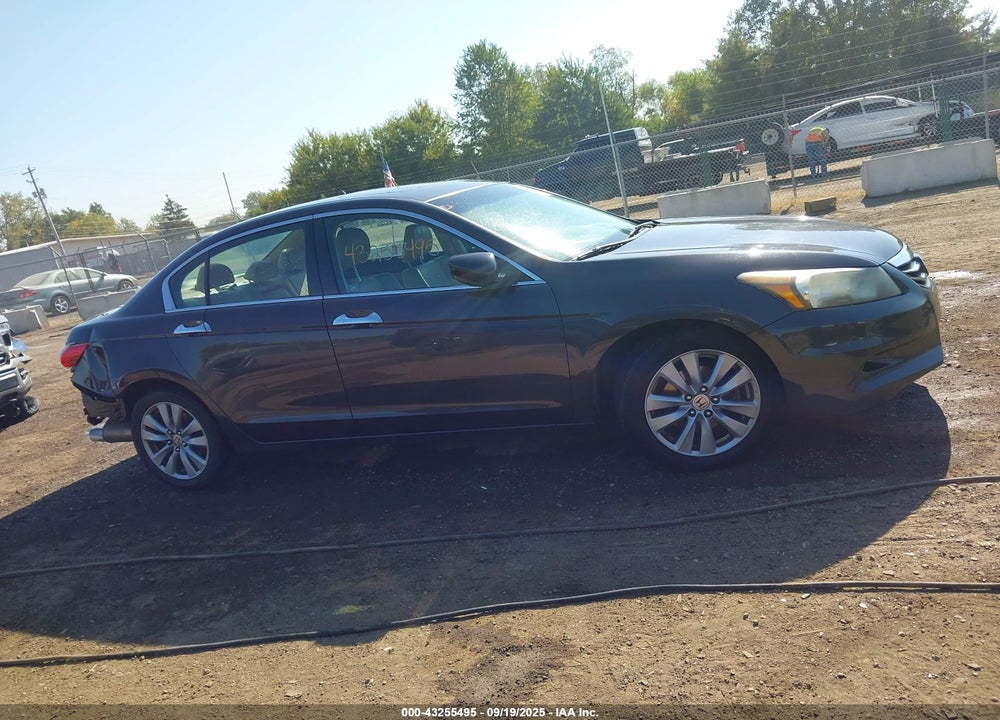 2011 HONDA ACCORD VIN: 1HGCP3F87BA004911