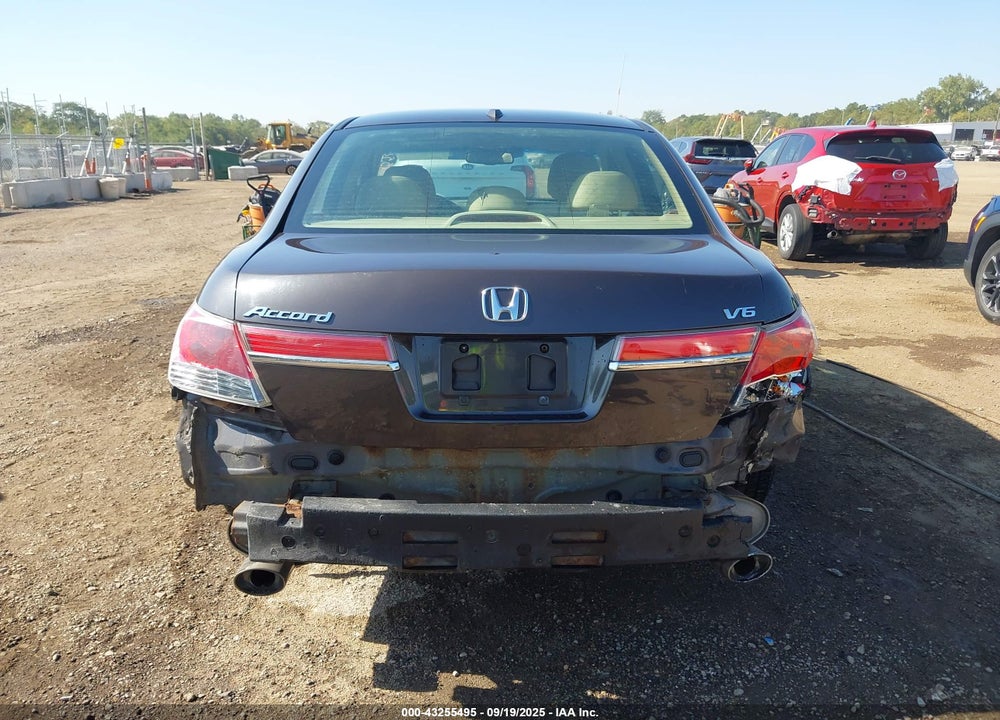2011 HONDA ACCORD VIN: 1HGCP3F87BA004911