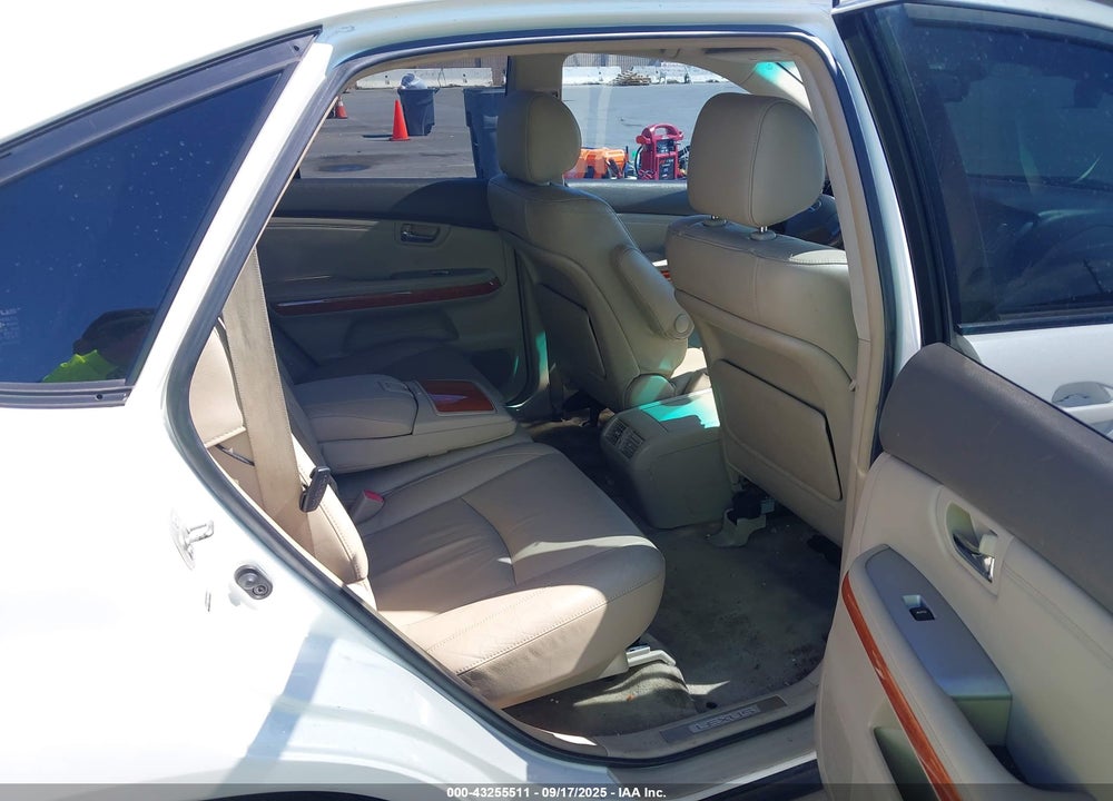 2005 LEXUS RX 330 VIN: JTJGA31U450046269