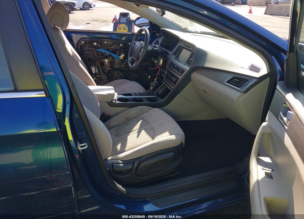 2016 HYUNDAI SONATA VIN: 5NPE24AF1GH321360