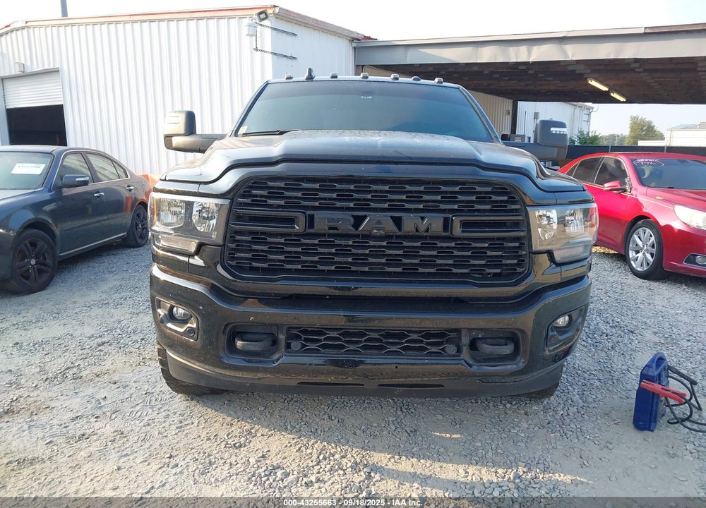 2024 RAM 3500 BIG HORN  4X4 8' BOX VIN: 3C63RRHL2RG184265