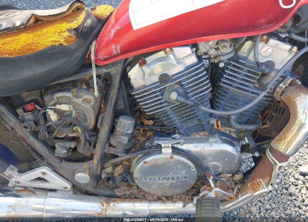 1985 HONDA VT700 C VIN: JH2RC190XFM101403