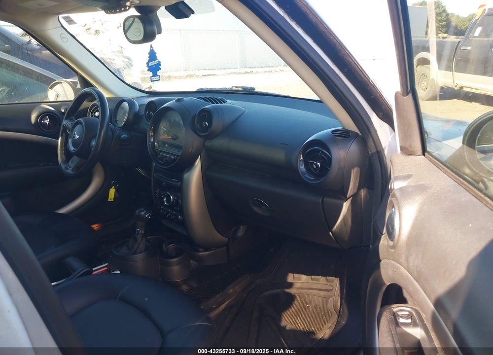 2016 MINI COUNTRYMAN VIN: WMWZB3C53GWR46981