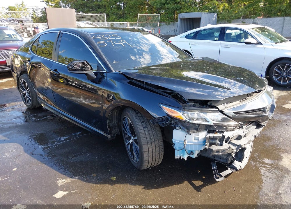 2018 TOYOTA CAMRY SE VIN: 4T1B11HK9JU082172