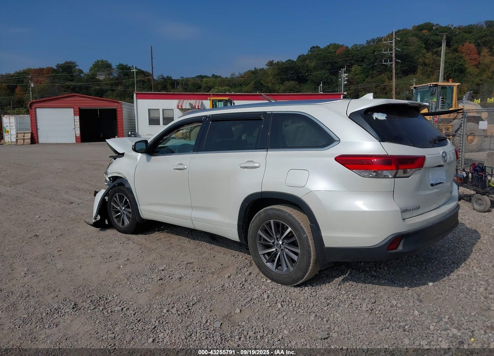 2017 TOYOTA HIGHLANDER VIN: 5TDJZRFH7HS418964