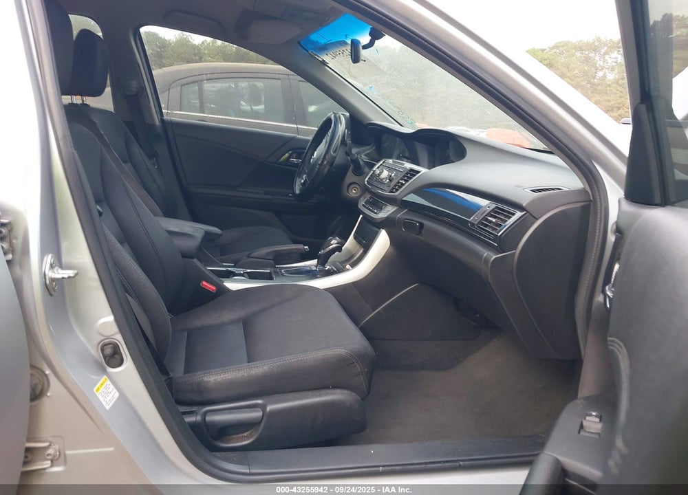 2013 HONDA ACCORD VIN: 1HGCR2F52DA185073