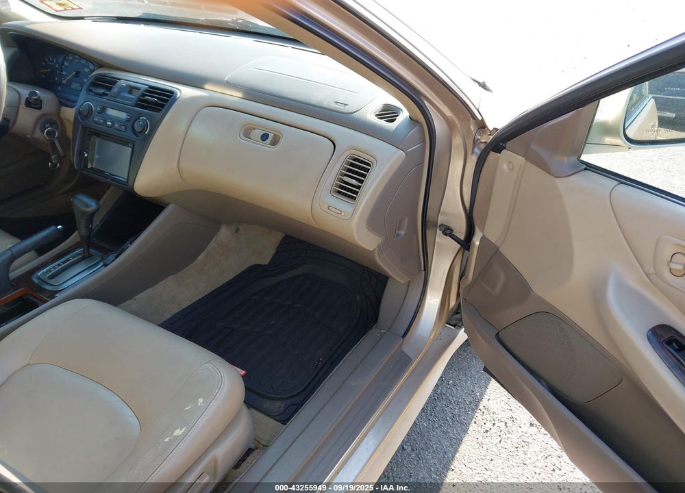 2002 HONDA ACCORD 3.0 EX VIN: 1HGCG16542A003726