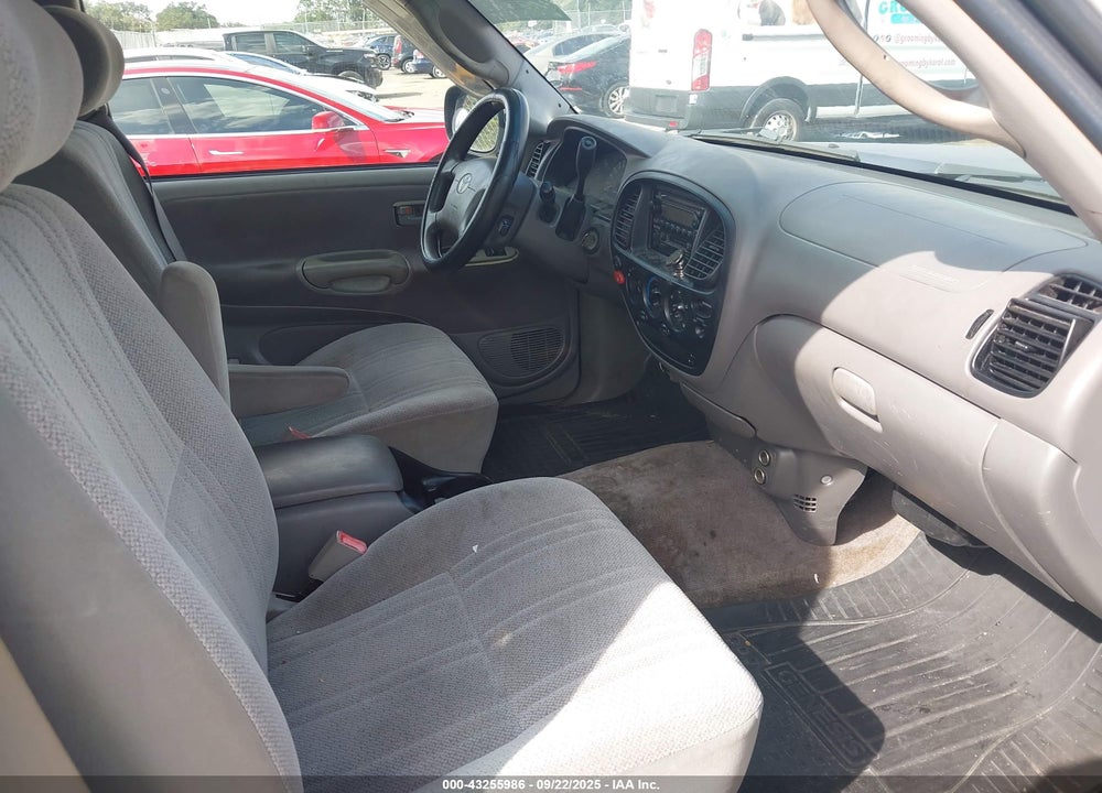 2000 TOYOTA TUNDRA SR5 V8 VIN: 5TBRT3414YS003441