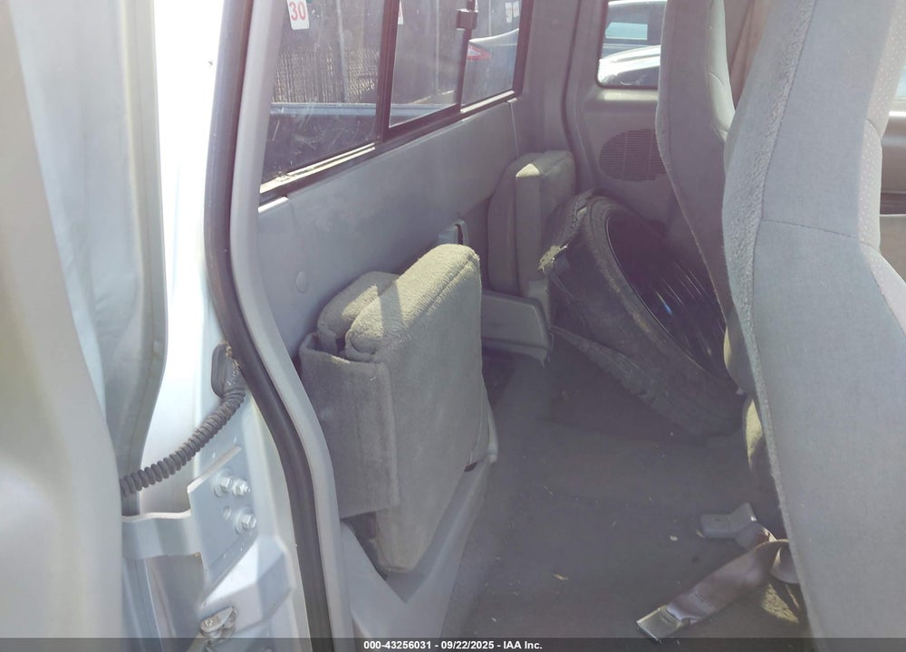 2001 MAZDA B3000 DS/SE VIN: 4F4YR16V51TM24525