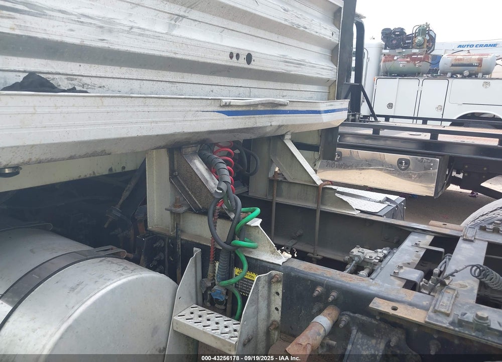 2011 MACK 600 CXU600 VIN: 1M1AW07Y1BM016346