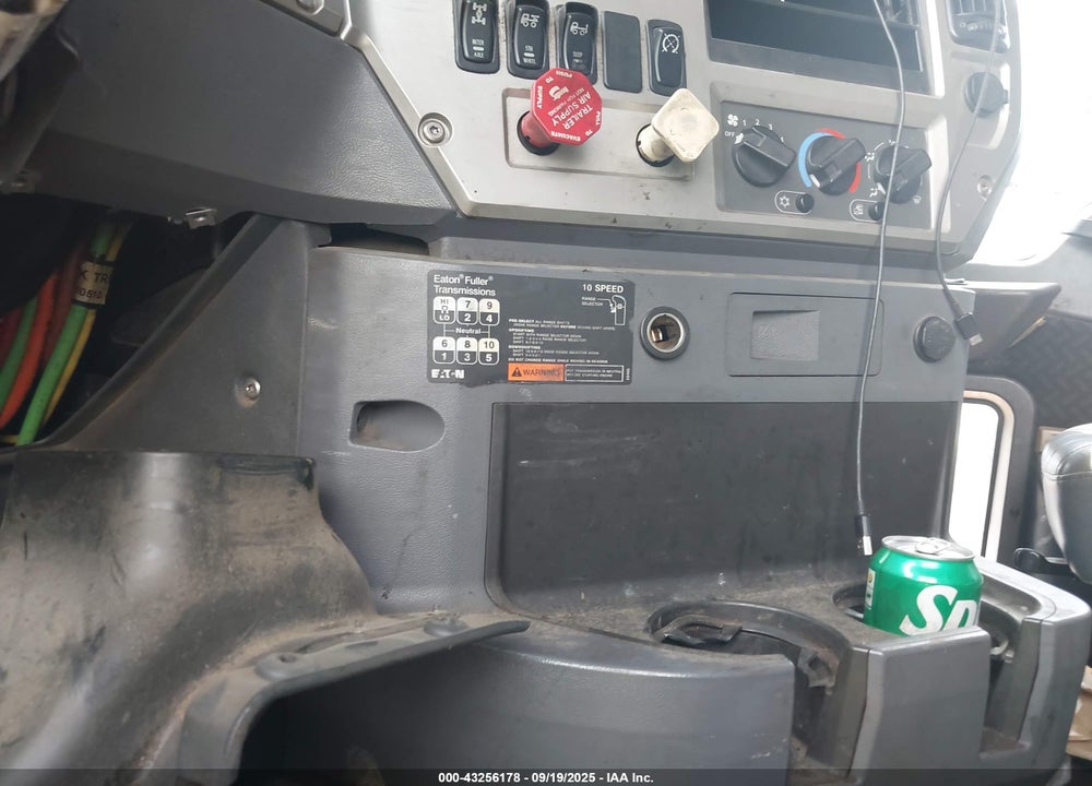 2011 MACK 600 CXU600 VIN: 1M1AW07Y1BM016346