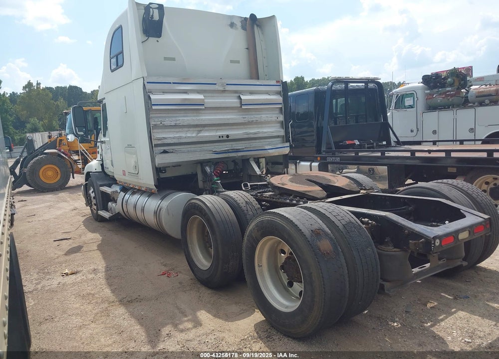 2011 MACK 600 CXU600 VIN: 1M1AW07Y1BM016346
