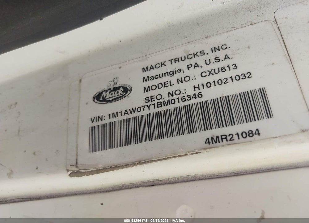 2011 MACK 600 CXU600 VIN: 1M1AW07Y1BM016346