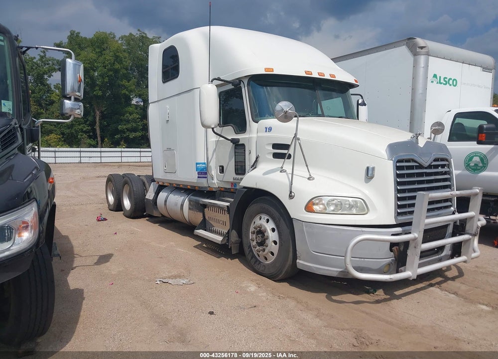 2011 MACK 600 CXU600 VIN: 1M1AW07Y1BM016346