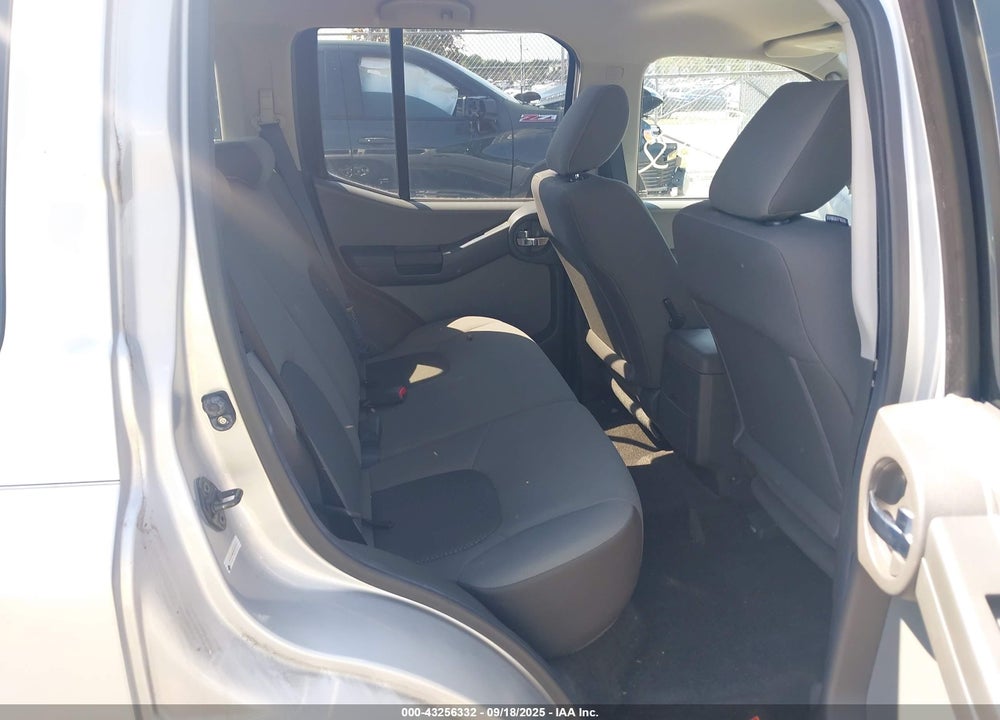 2011 NISSAN XTERRA VIN: 5N1AN0NW0BC502765