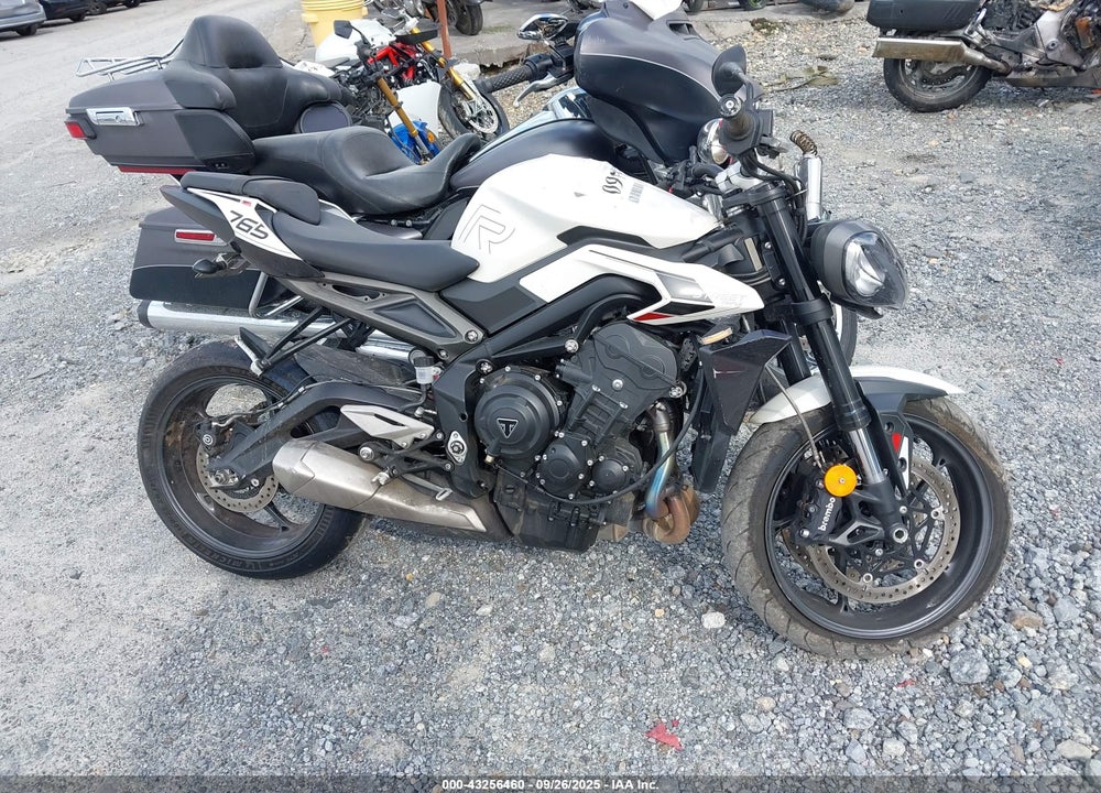 2024 TRIUMPH MOTORCYCLE STREET TRIPLE VIN: SMTA604S0RTBL7292