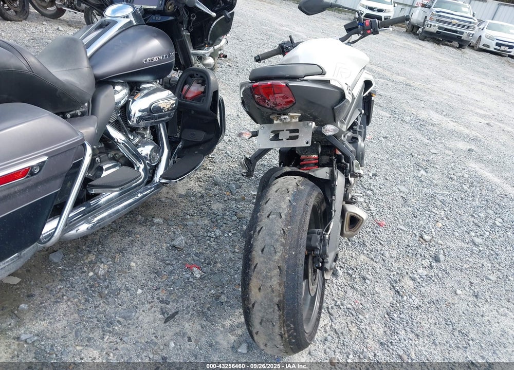 2024 TRIUMPH MOTORCYCLE STREET TRIPLE VIN: SMTA604S0RTBL7292