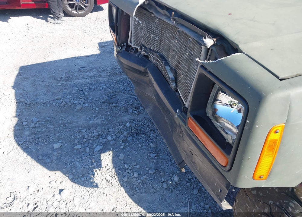 1998 JEEP CHEROKEE CLASSIC/SPORT VIN: 1J4FJ68S4WL252870