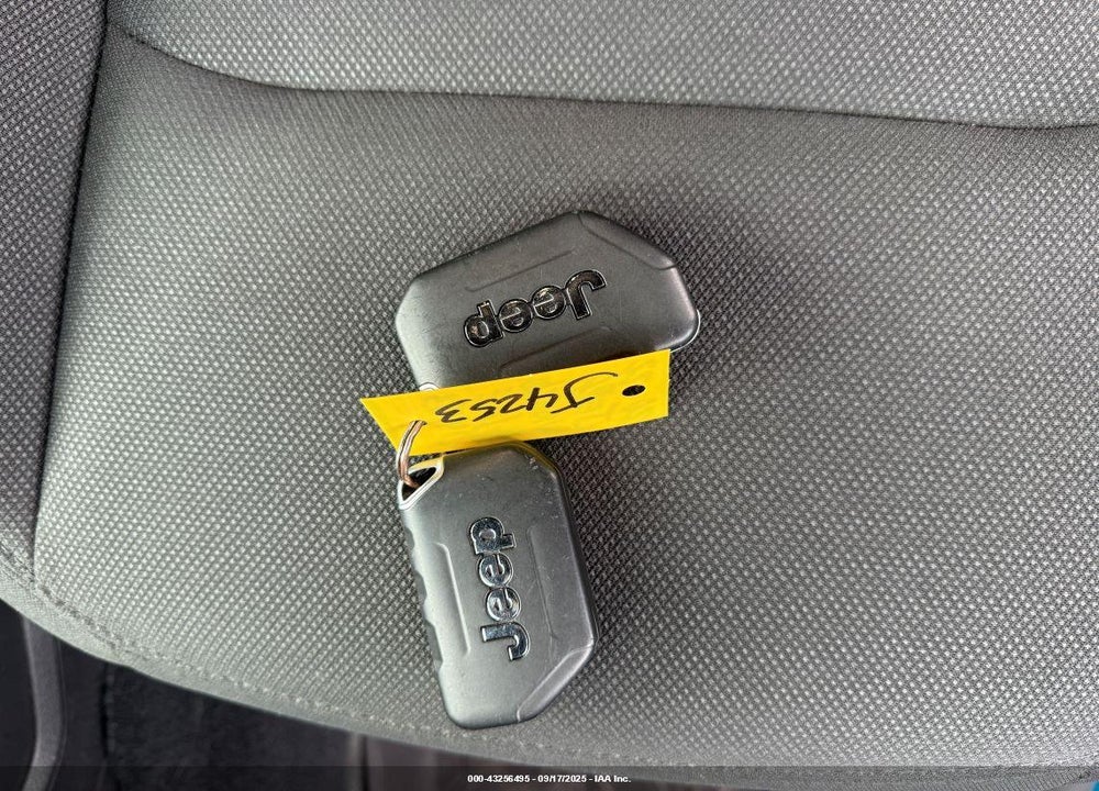 2022 JEEP WRANGLER UNLIMITED SAHARA 4X4 VIN: 1C4HJXENXNW258849