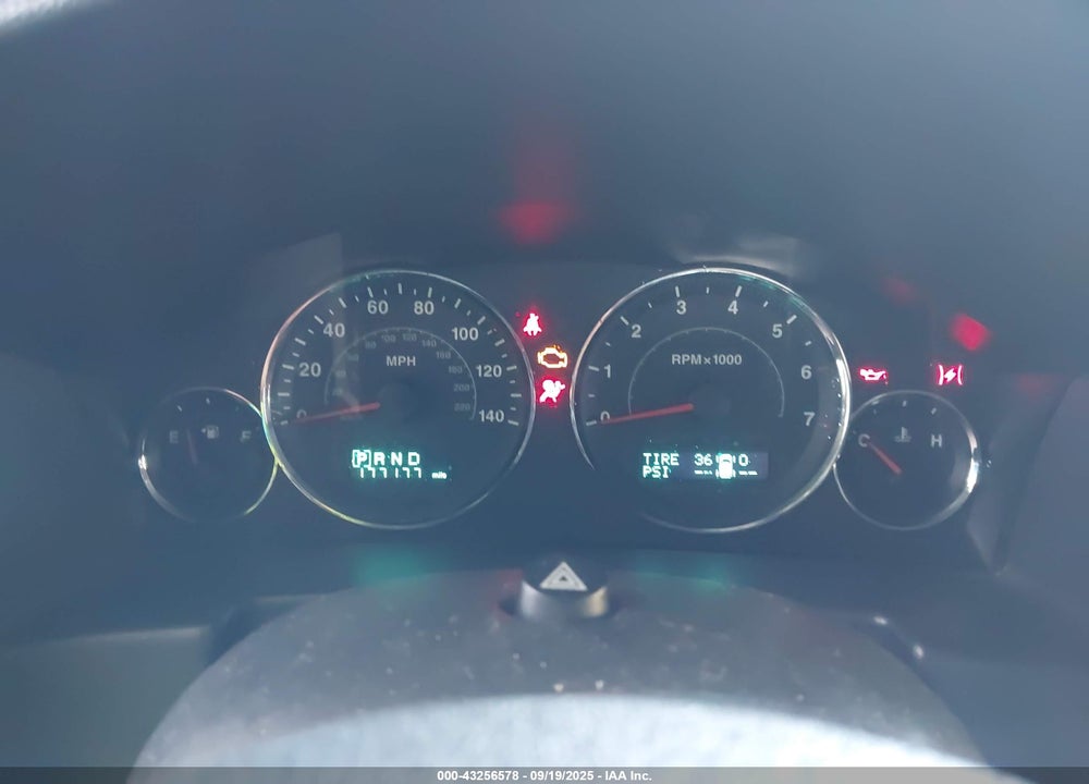 2006 JEEP COMMANDER VIN: 1J8HG58256C348751