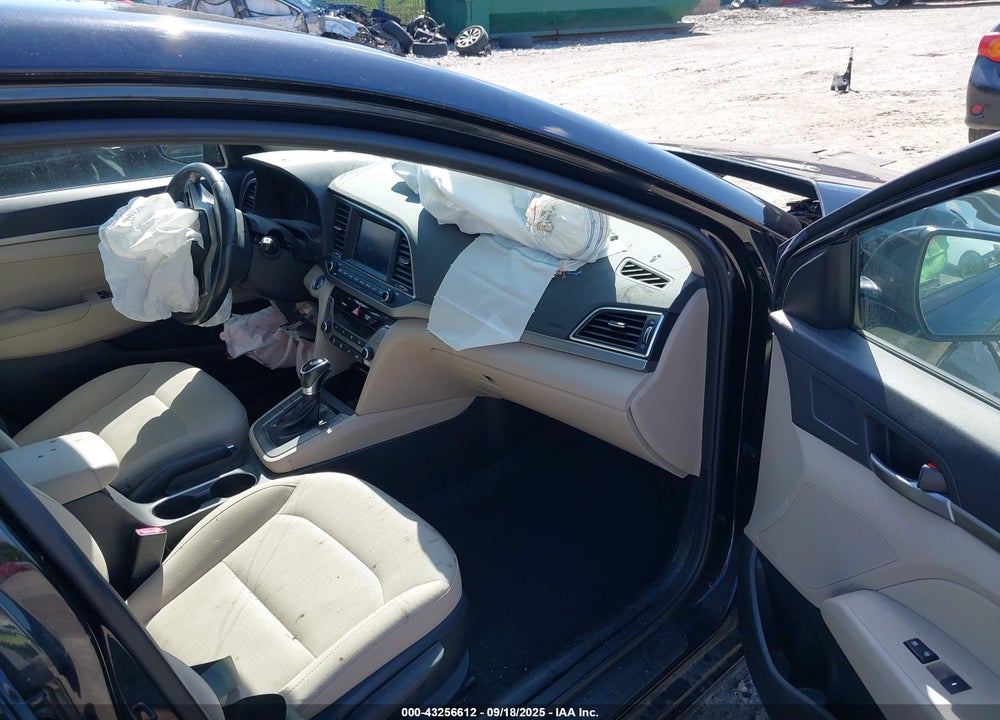 2018 HYUNDAI ELANTRA VIN: 5NPD84LF4JH310464