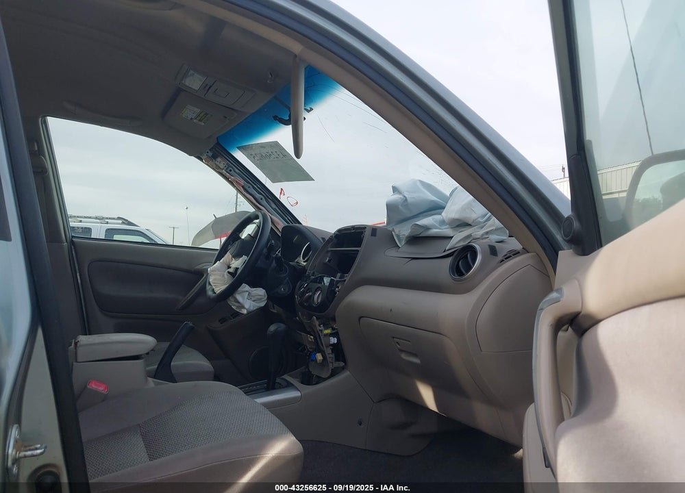 2005 TOYOTA RAV4 VIN: JTEHD20V056046555