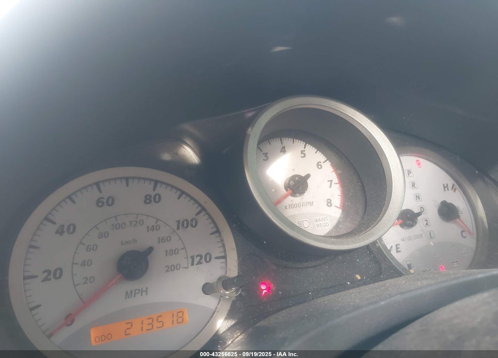 2005 TOYOTA RAV4 VIN: JTEHD20V056046555