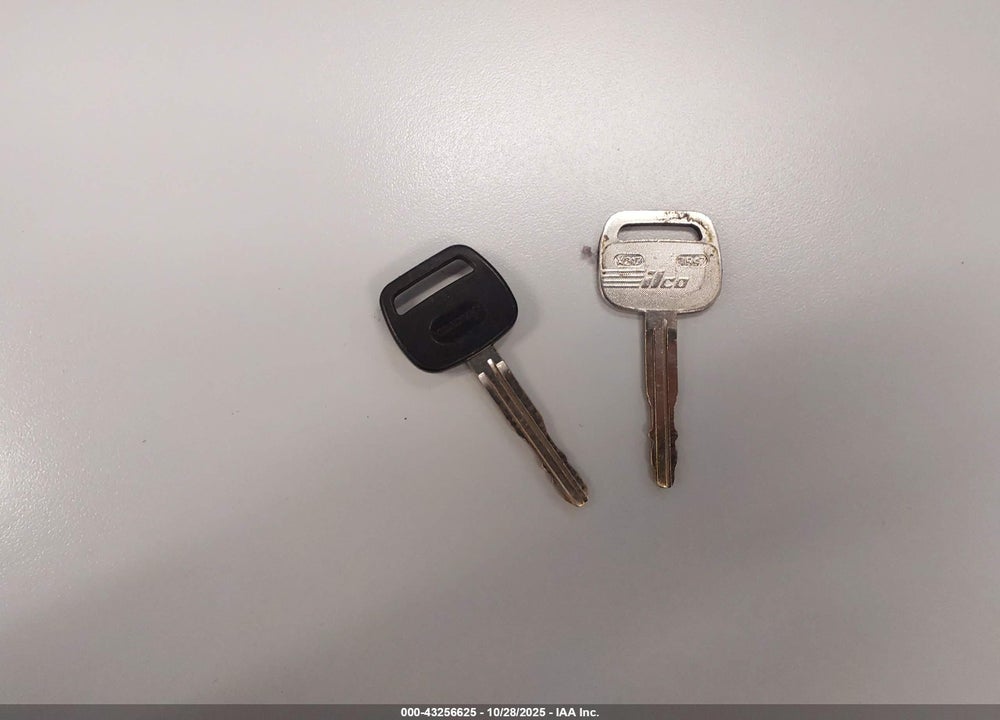 2005 TOYOTA RAV4 VIN: JTEHD20V056046555