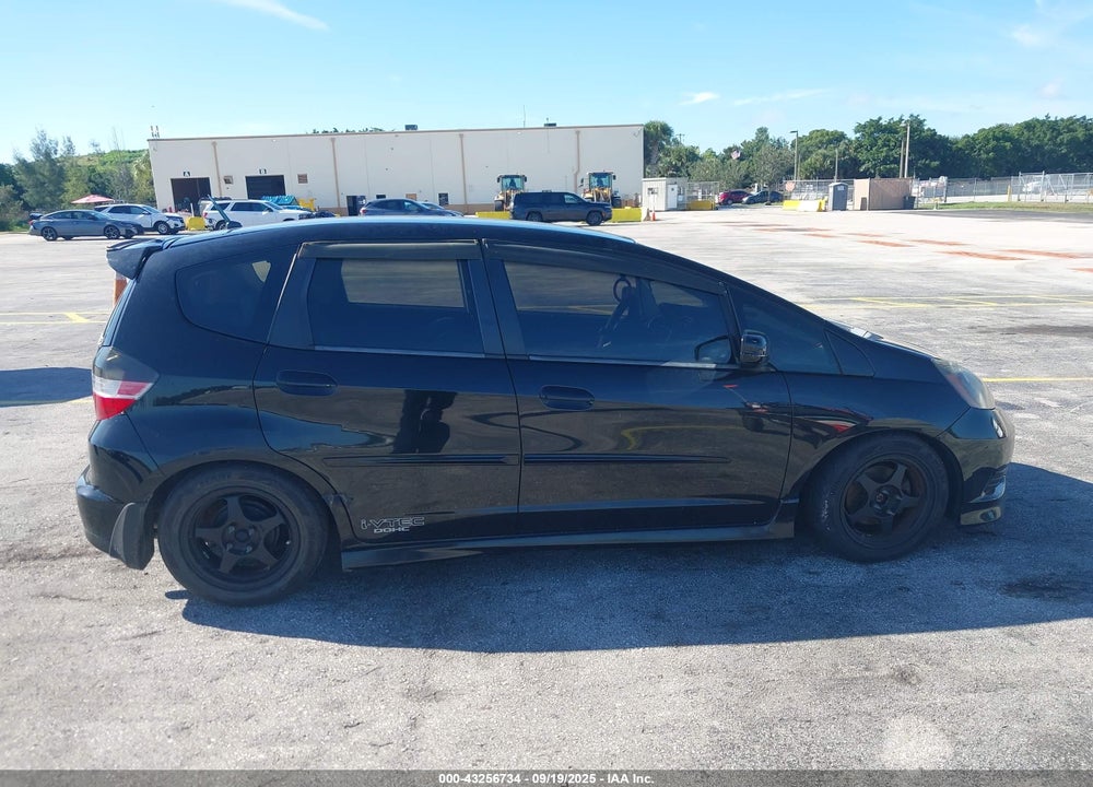 2012 HONDA FIT VIN: JHMGE8H5XCC041977