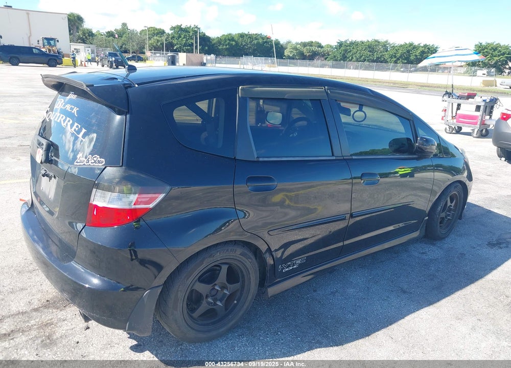 2012 HONDA FIT VIN: JHMGE8H5XCC041977