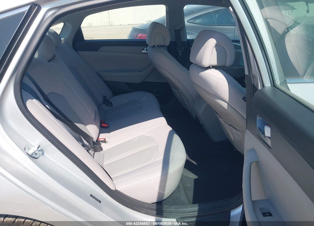 2017 HYUNDAI SONATA SE VIN: 5NPE24AF0HH570315