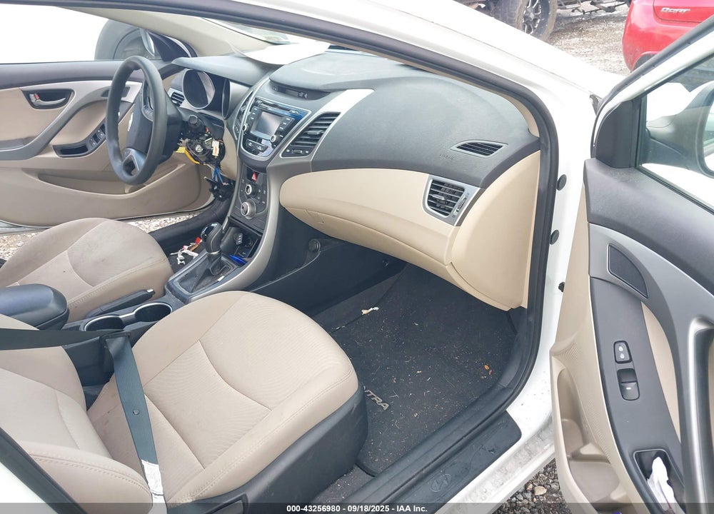 2016 HYUNDAI ELANTRA SE VIN: 5NPDH4AE1GH768871