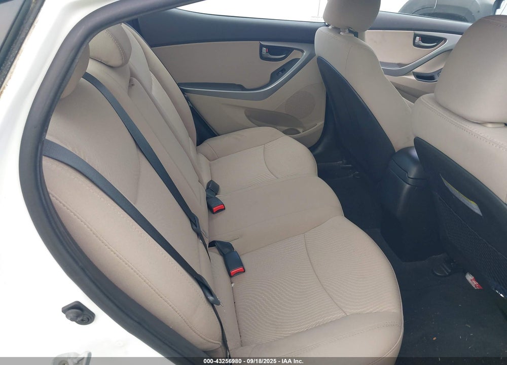 2016 HYUNDAI ELANTRA SE VIN: 5NPDH4AE1GH768871