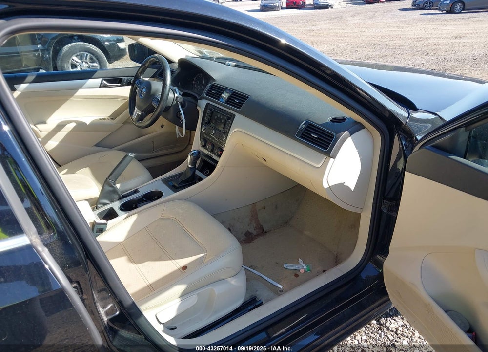 2013 VOLKSWAGEN PASSAT VIN: 1VWBP7A30DC015332