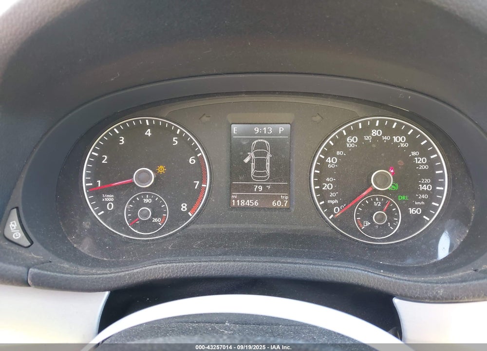 2013 VOLKSWAGEN PASSAT VIN: 1VWBP7A30DC015332