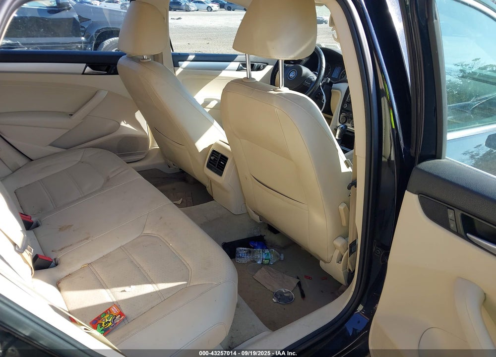 2013 VOLKSWAGEN PASSAT VIN: 1VWBP7A30DC015332