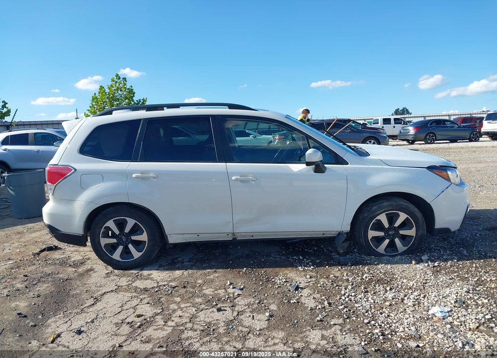 2018 SUBARU FORESTER 2.5I PREMIUM VIN: JF2SJAGC1JH438686