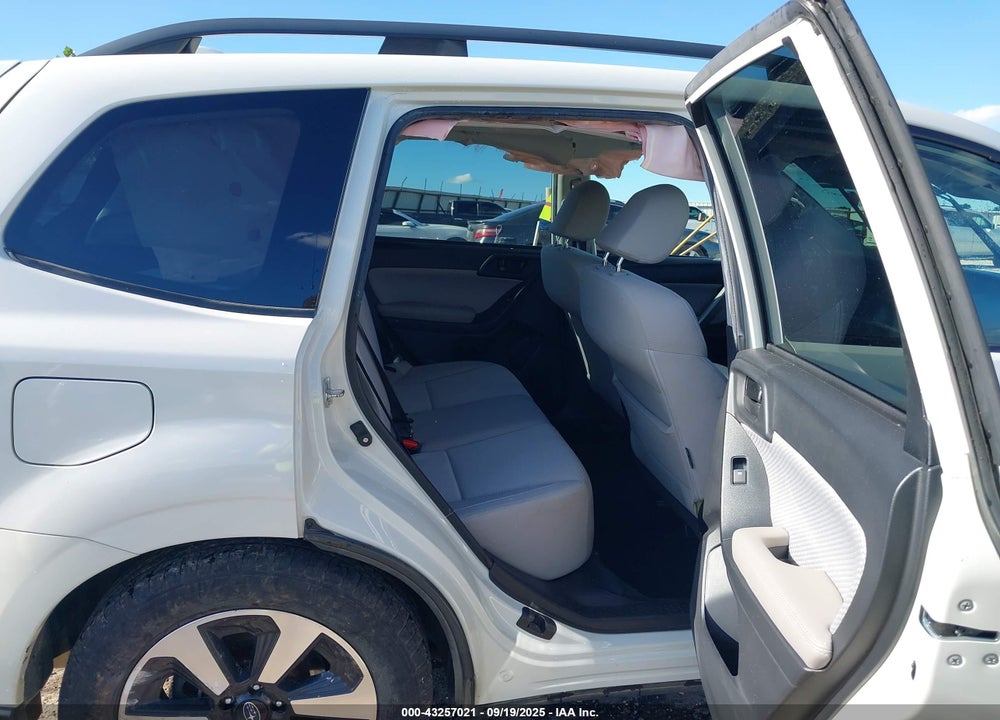 2018 SUBARU FORESTER 2.5I PREMIUM VIN: JF2SJAGC1JH438686