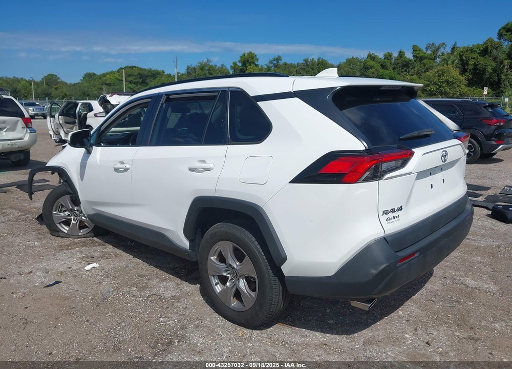 2022 TOYOTA RAV4 XLE VIN: 2T3W1RFV6NC205082