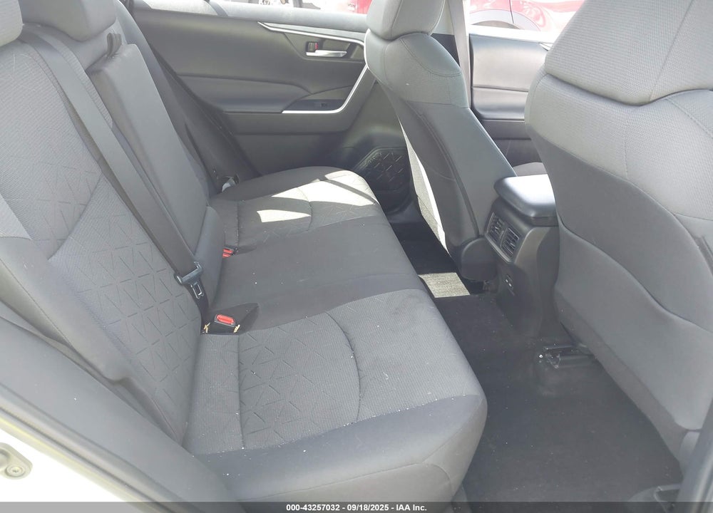 2022 TOYOTA RAV4 XLE VIN: 2T3W1RFV6NC205082