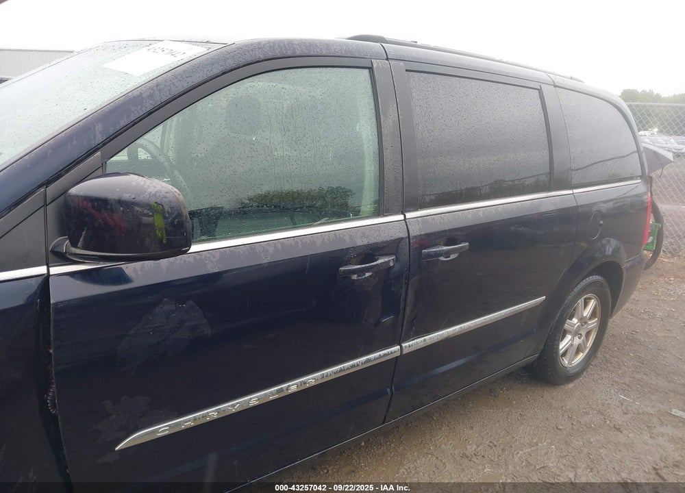 2011 CHRYSLER TOWN & COUNTRY TOURING VIN: 2A4RR5DG2BR607408