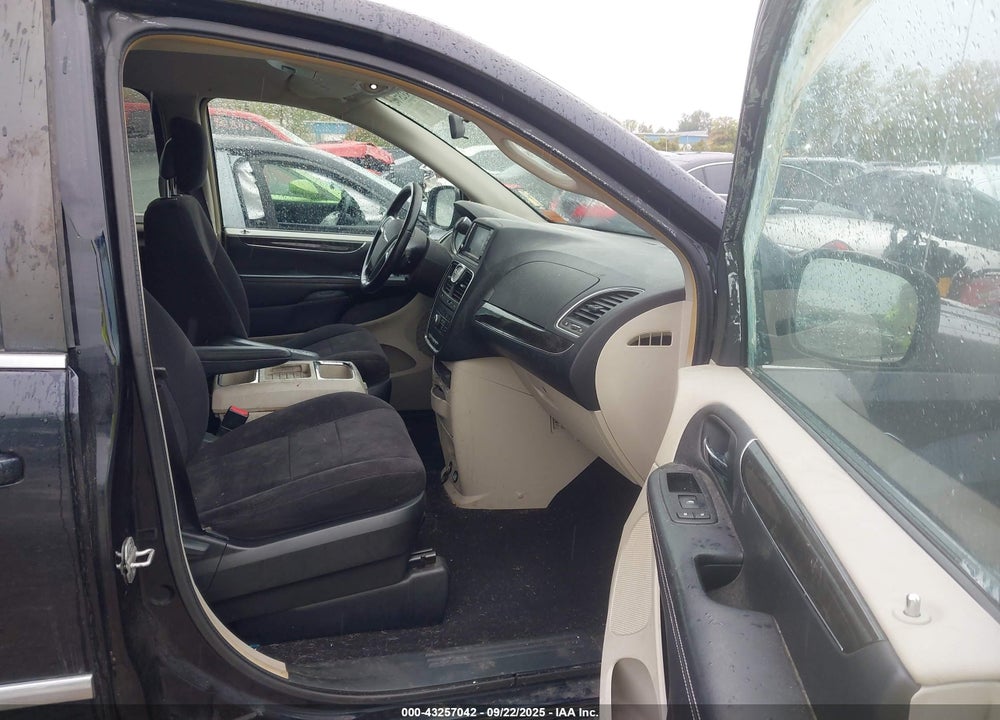 2011 CHRYSLER TOWN & COUNTRY TOURING VIN: 2A4RR5DG2BR607408