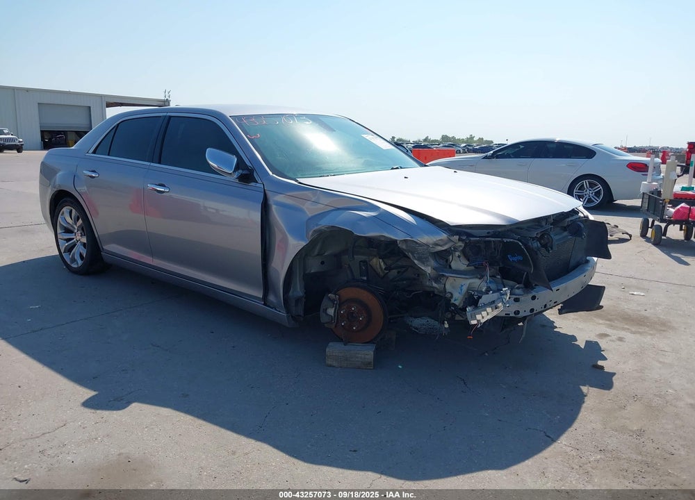 2018 CHRYSLER 300 LIMITED VIN: 2C3CCAEG2JH136762