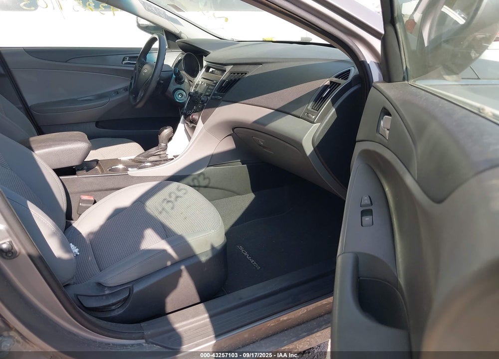 2012 HYUNDAI SONATA VIN: 5NPEB4AC2CH445945