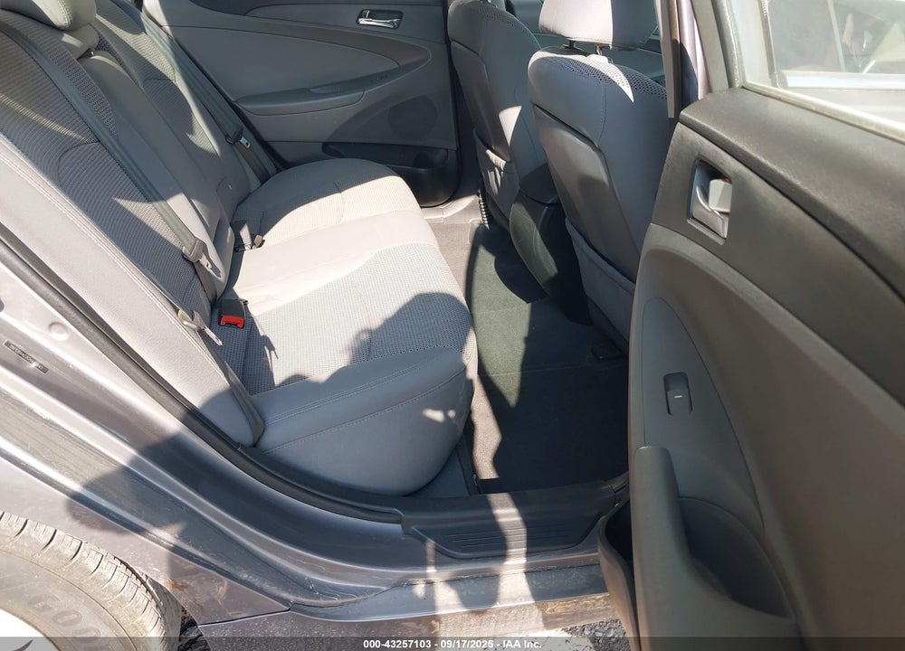 2012 HYUNDAI SONATA VIN: 5NPEB4AC2CH445945