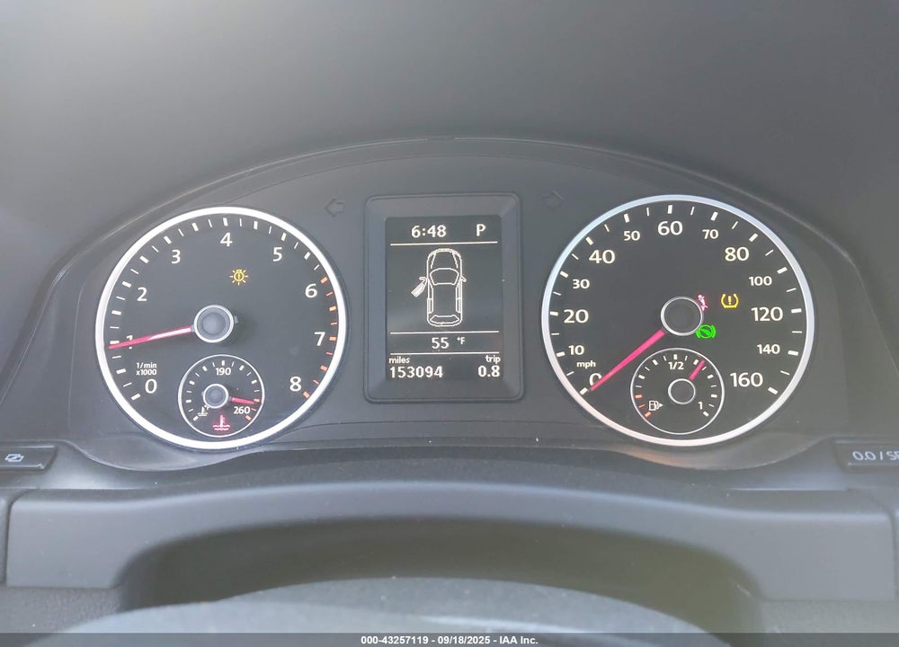 2011 VOLKSWAGEN TIGUAN VIN: WVGBV7AX8BW534048