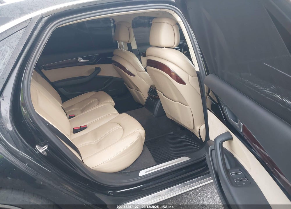 2014 AUDI A8 VIN: WAURMAFDXEN001272